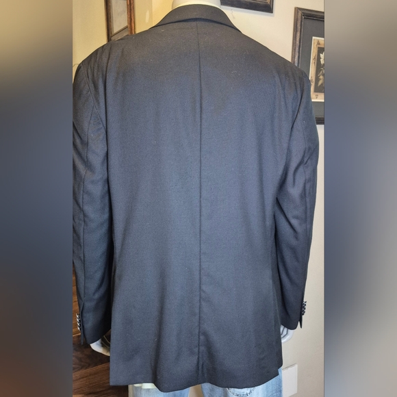 Joseph Abboud Men's Elegant Black Blazer - Picture 2 of 12